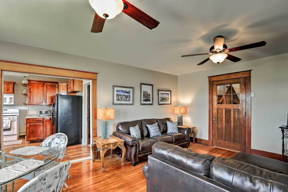Living Room | Free WiFi | Antique Finishes | Central A/C