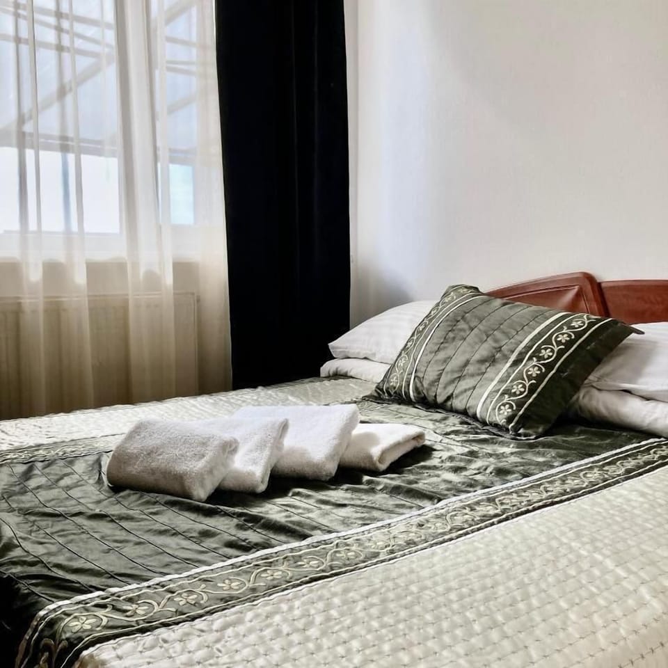 Basic Double or Twin Room | Bed sheets