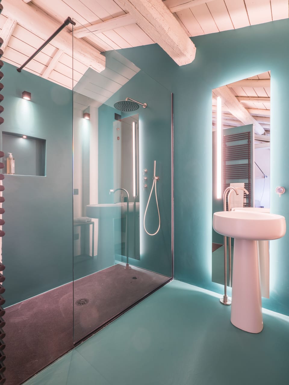 Executive Double or Twin Room (Achillea) | Bathroom | Shower, rainfall showerhead, eco-friendly toiletries, hair dryer