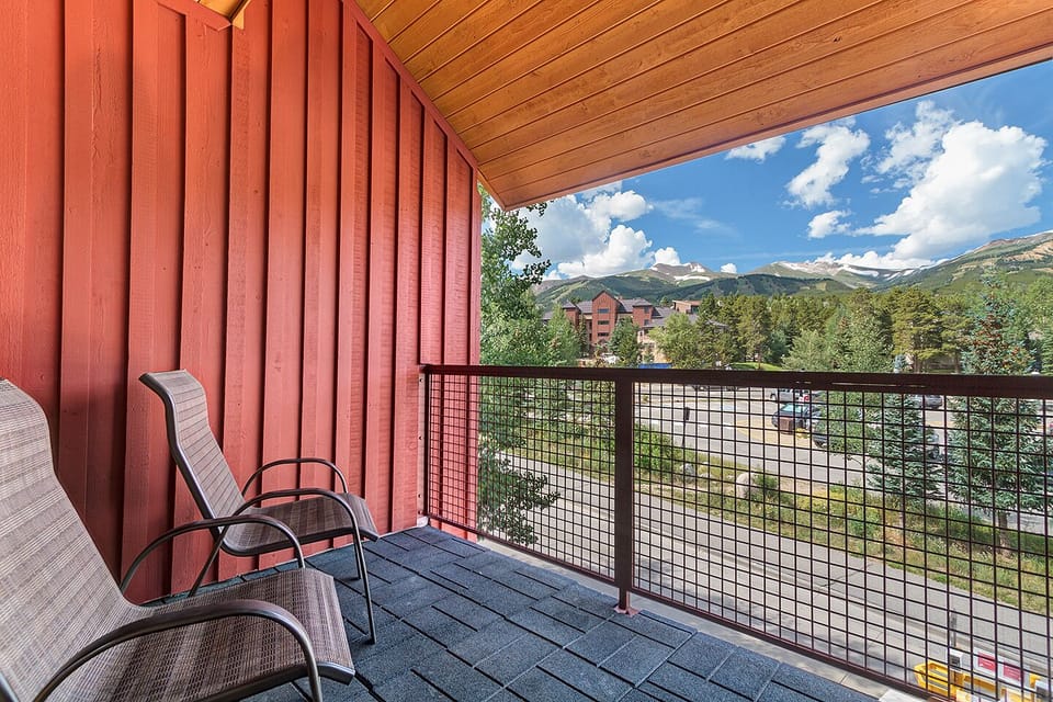 Private Deck