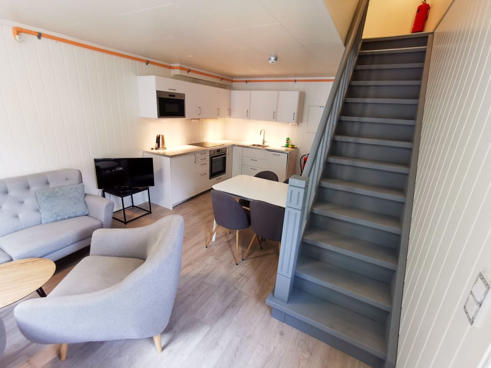 Comfort Apartment, 3 Bedrooms | Private kitchen | Electric kettle