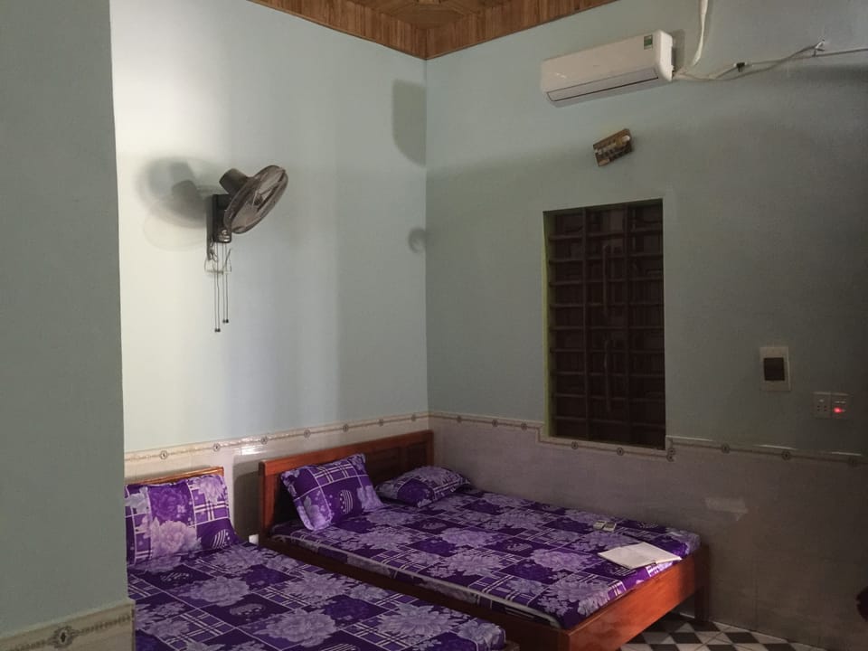 Single Room | Desk, free WiFi, bed sheets