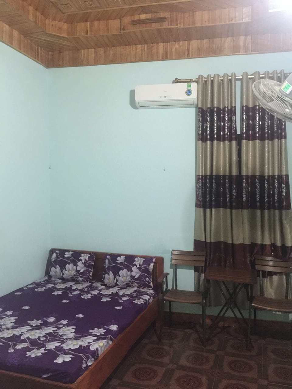 Double Room | Desk, free WiFi, bed sheets