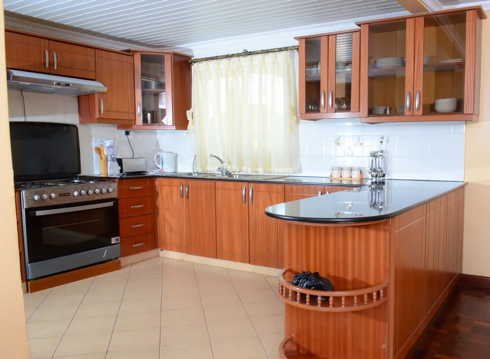Fridge, microwave