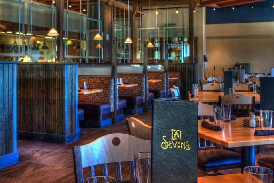 Sevens restaurant and bar at resort