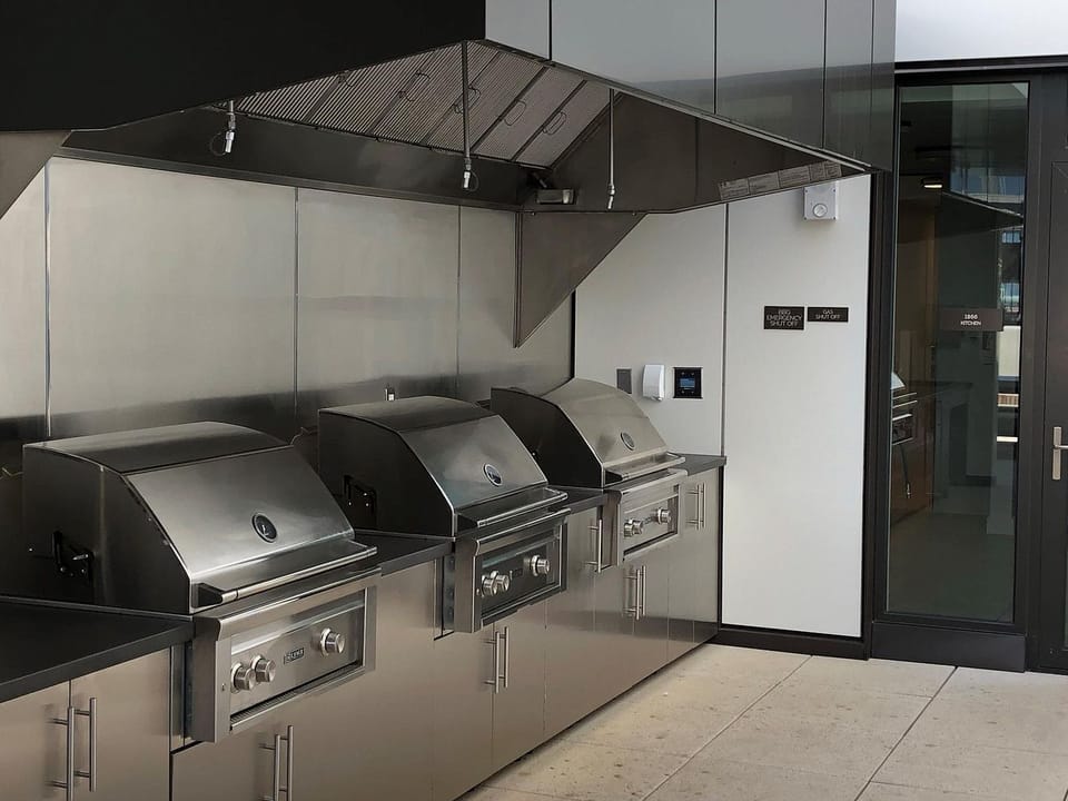 18th floor barbecue area
