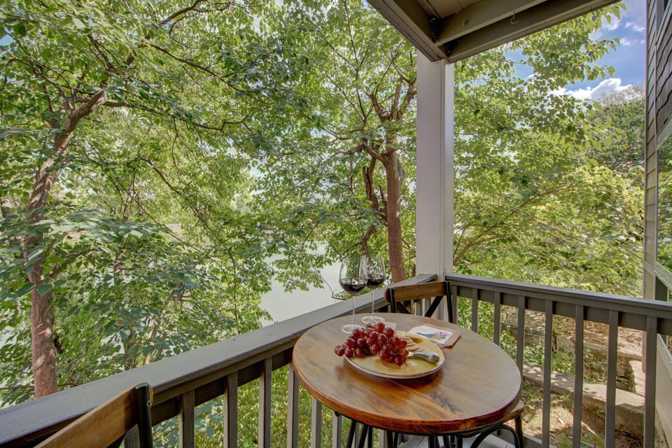 Private Balcony Overlooking the Cumberland River