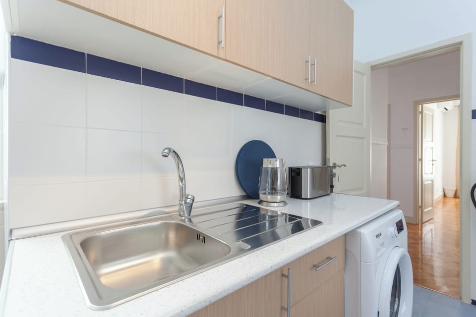 Fridge, microwave, stovetop, toaster
