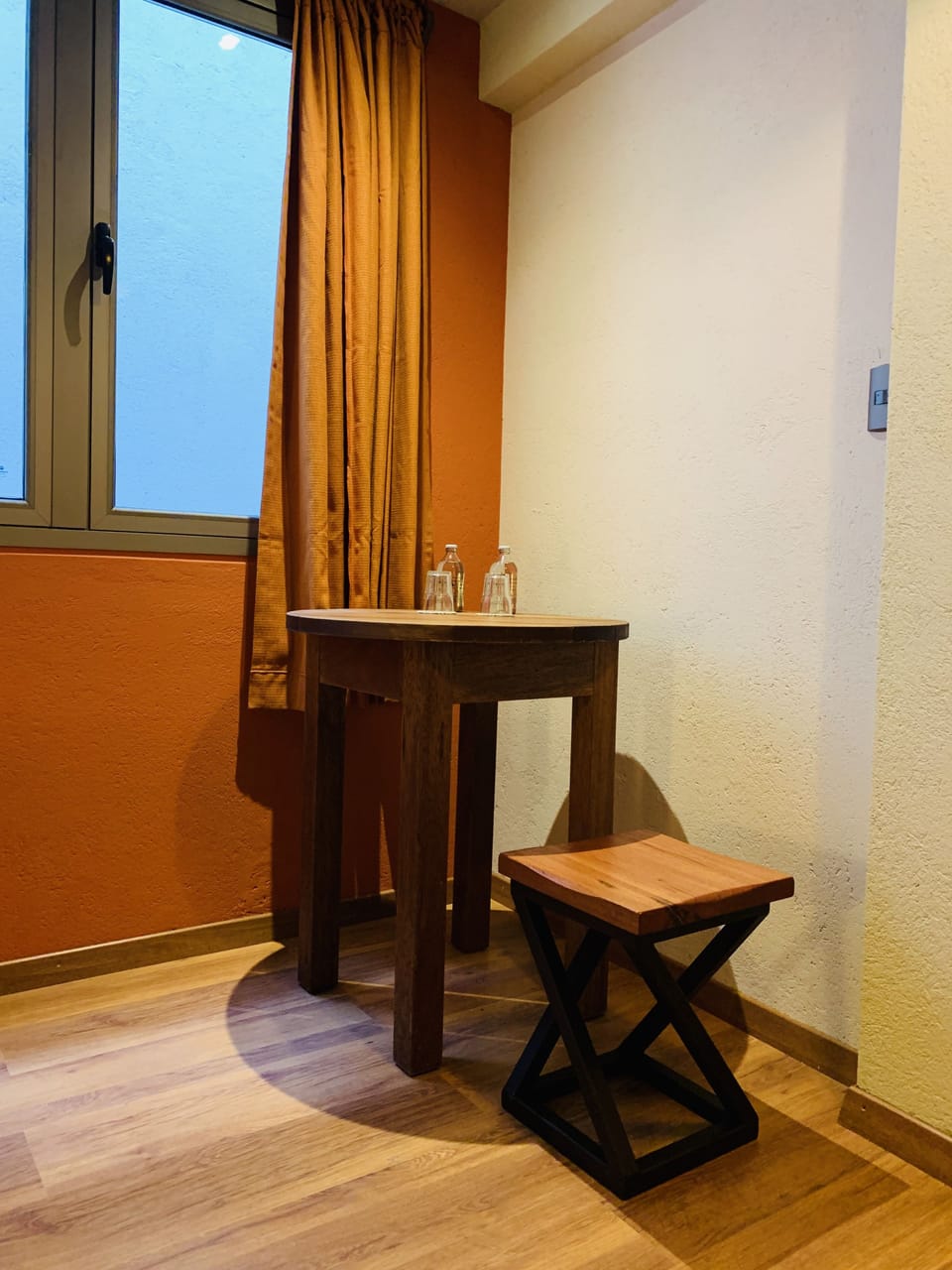 Basic Twin Room | Desk, laptop workspace, blackout drapes, soundproofing