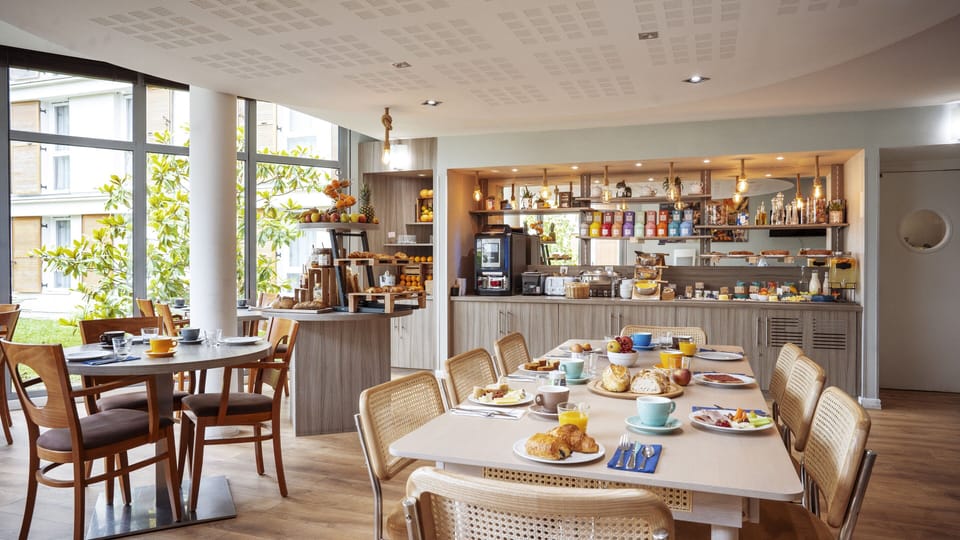 Breakfast area
