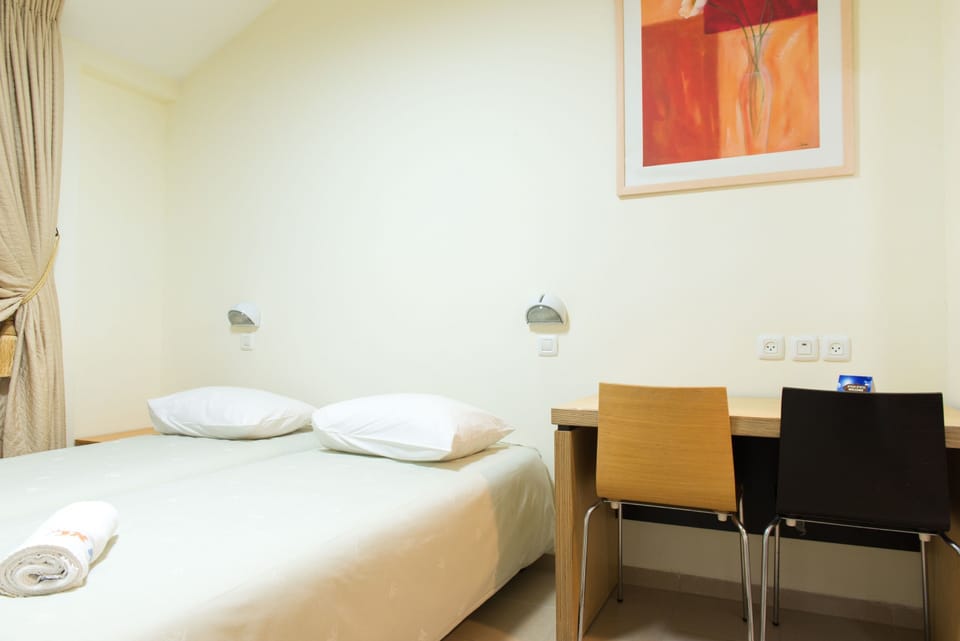Standard Room | Premium bedding, minibar, blackout drapes, free WiFi