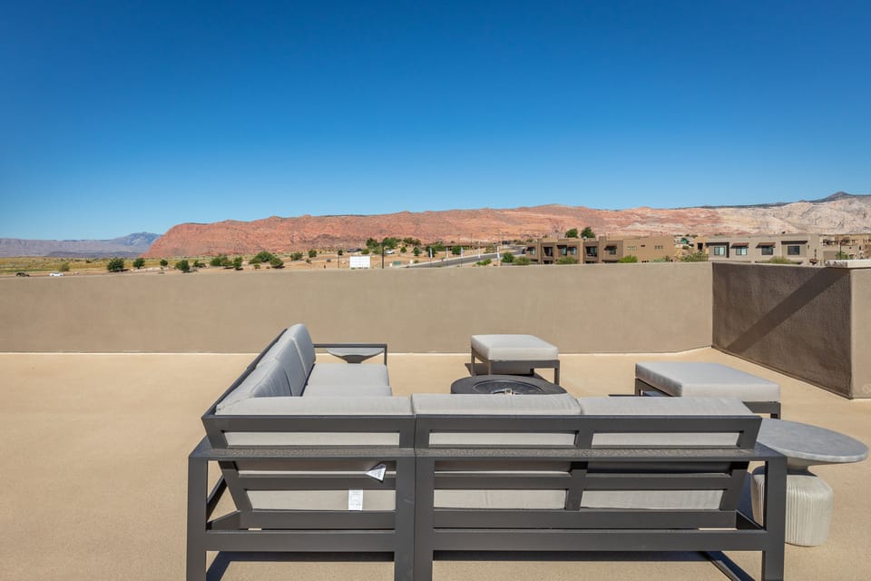 Front Patio - Read a book and enjoy the weather while you lounge around in the comfort on the upstairs patio area.