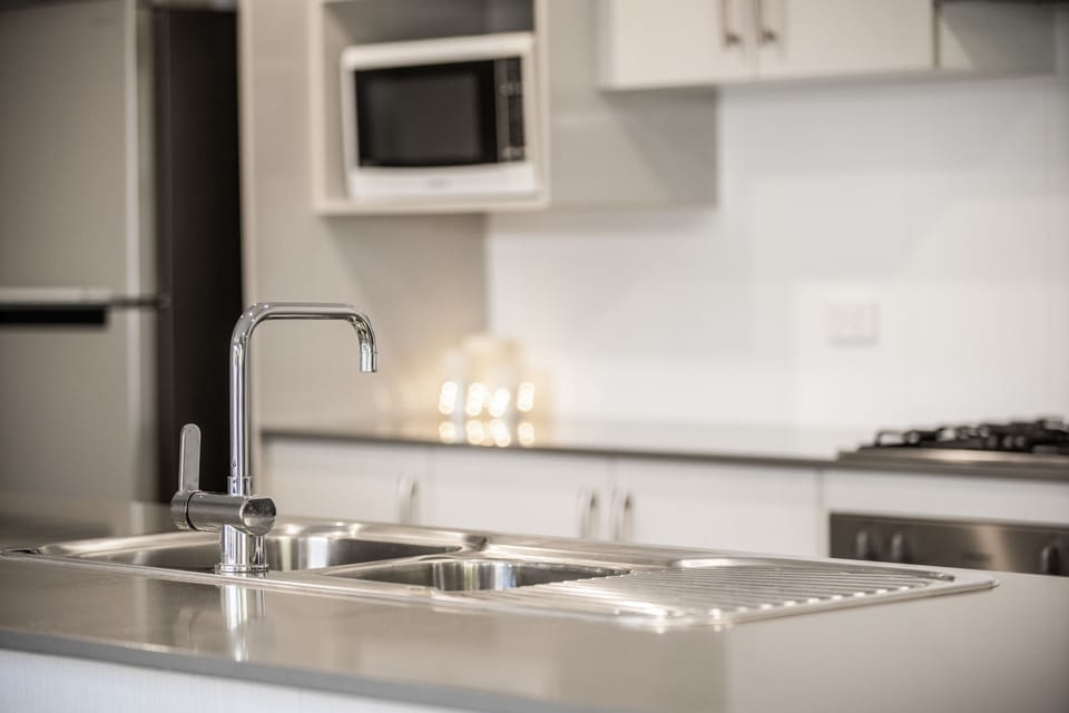 Family House | Private kitchen | Full-size fridge, microwave, oven, stovetop