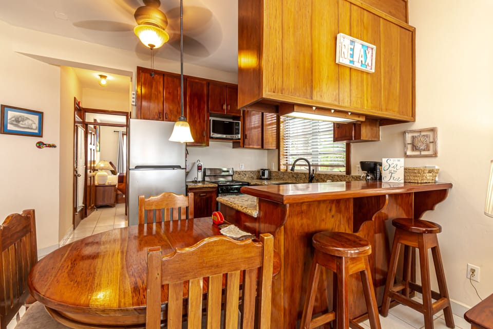 Coral Bay Villas - Kitchen
