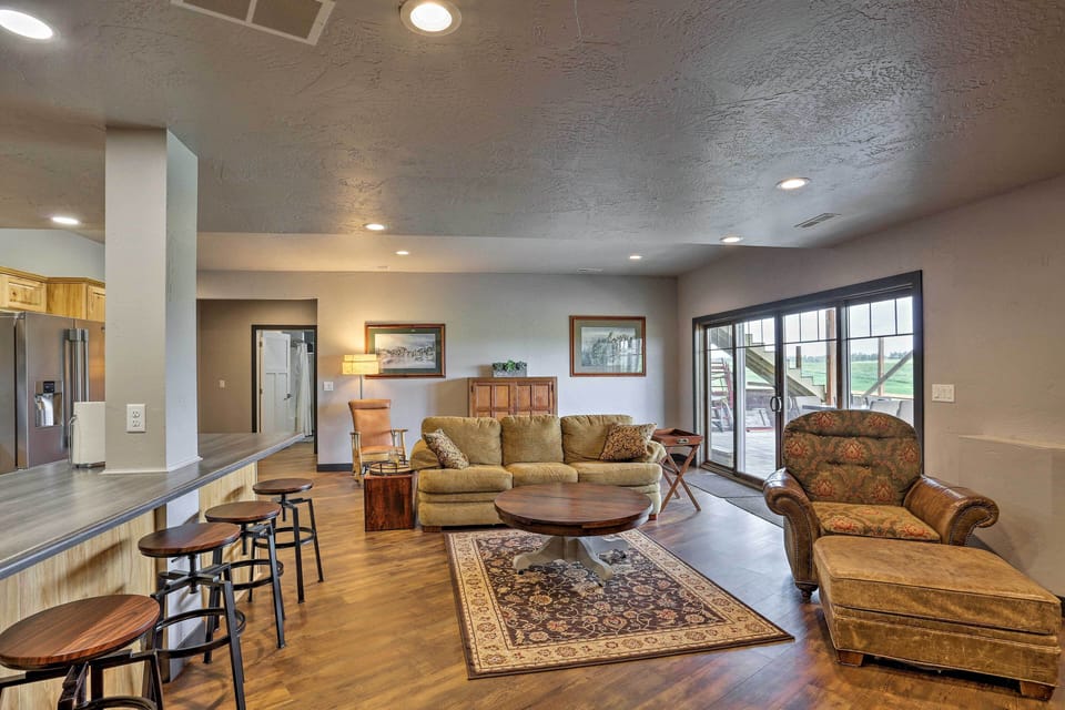 Living Room | Central Heat & A/C | Free WiFi | Queen Sleeper Sofa