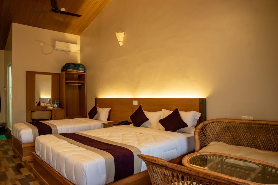 Super Deluxe Room | Desk, laptop workspace, soundproofing, iron/ironing board