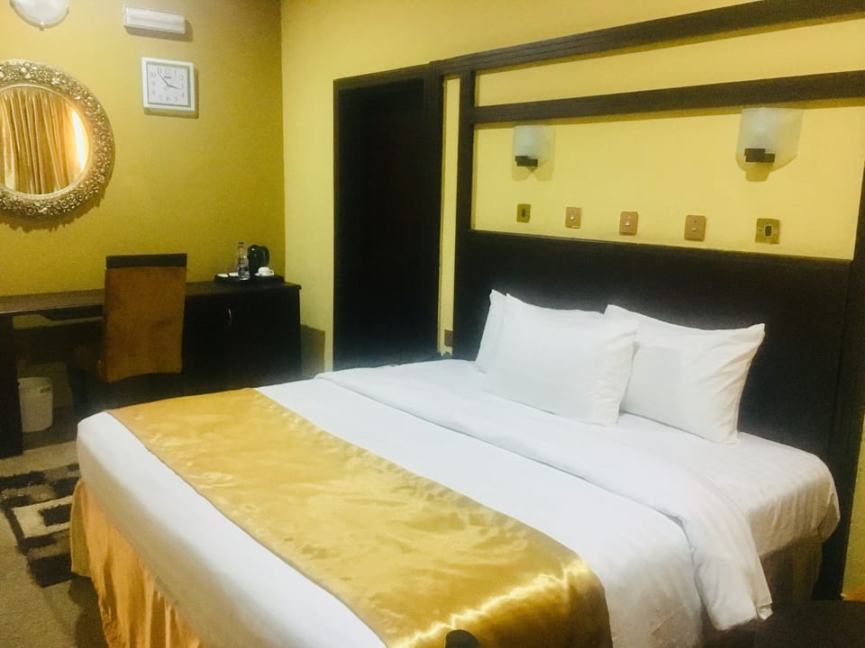 In-room safe, desk, laptop workspace, blackout drapes