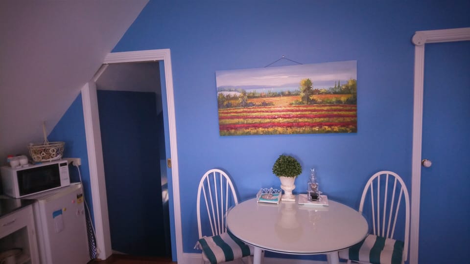 Ballyvista Studio Apartment | In-room dining