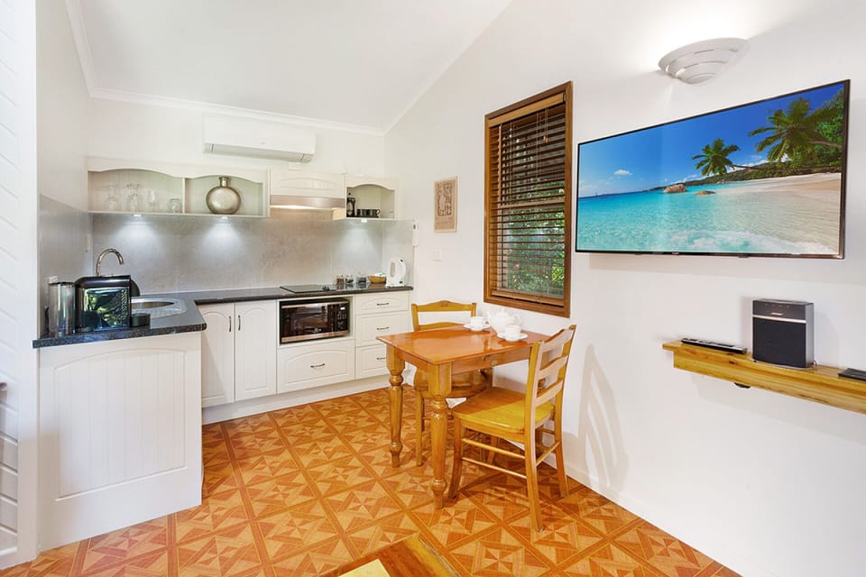 Garden Cottage | Private kitchen | Espresso maker, coffee/tea maker, fridge, microwave