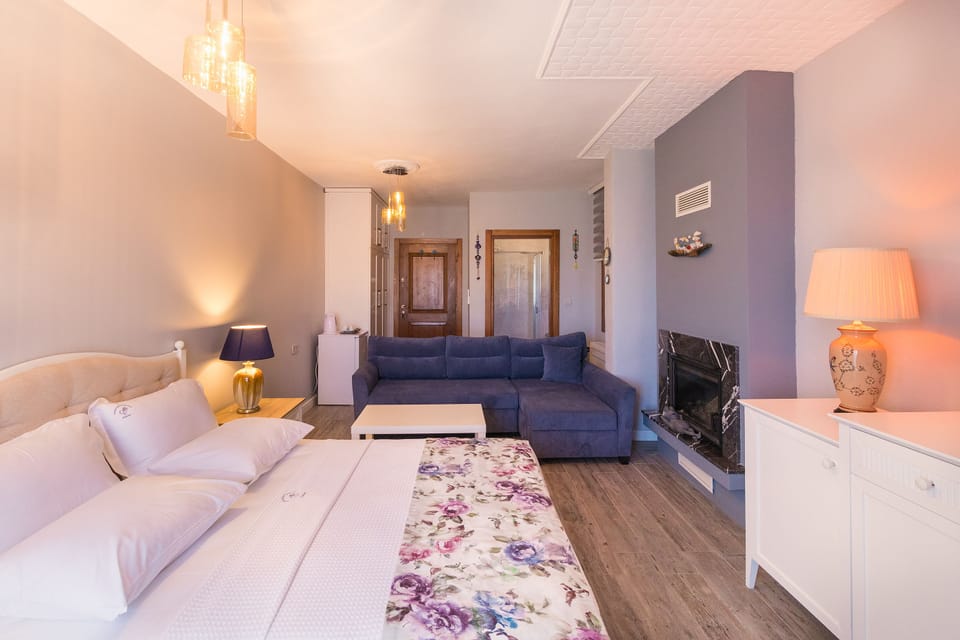 Luxury Room (Zeytin) | Egyptian cotton sheets, premium bedding, down comforters