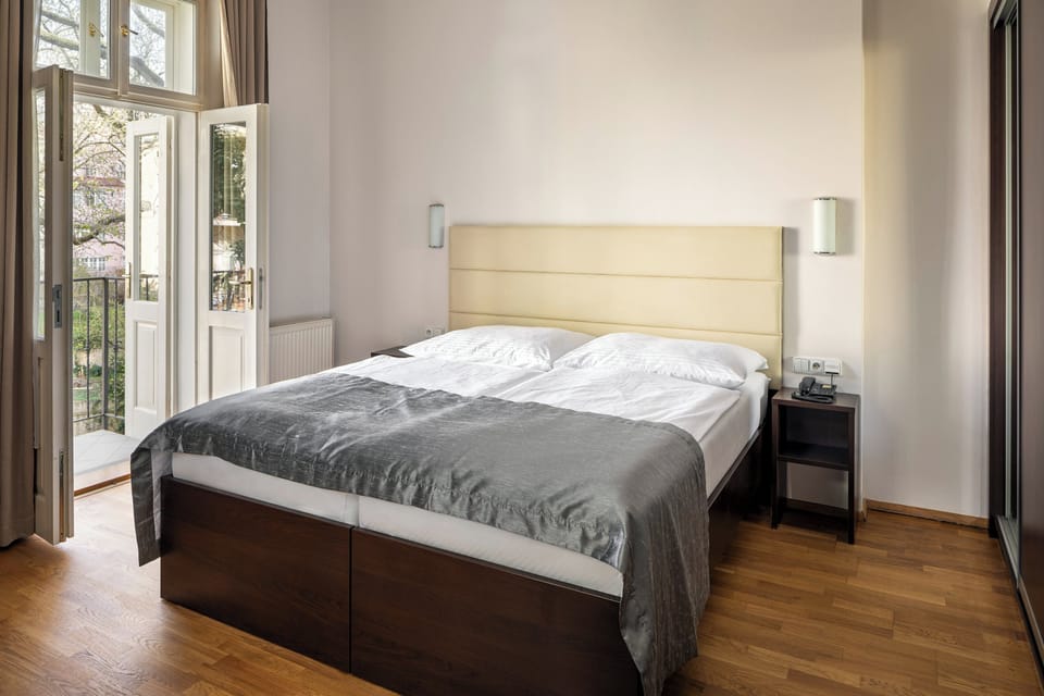 Minibar, in-room safe, iron/ironing board, free WiFi