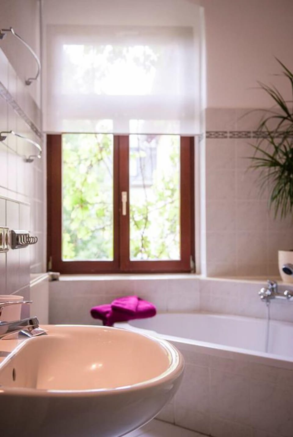 Apartment, 2 Bedrooms | Bathroom sink