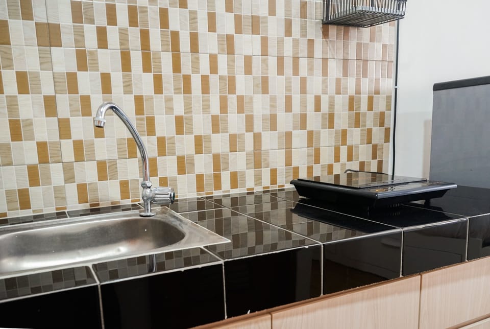 Room | Private kitchen | Fridge, stovetop, electric kettle, cookware/dishes/utensils