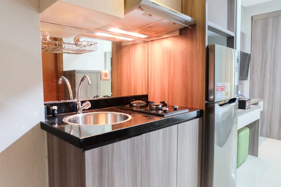 Room | Private kitchen | Fridge, stovetop, cookware/dishes/utensils