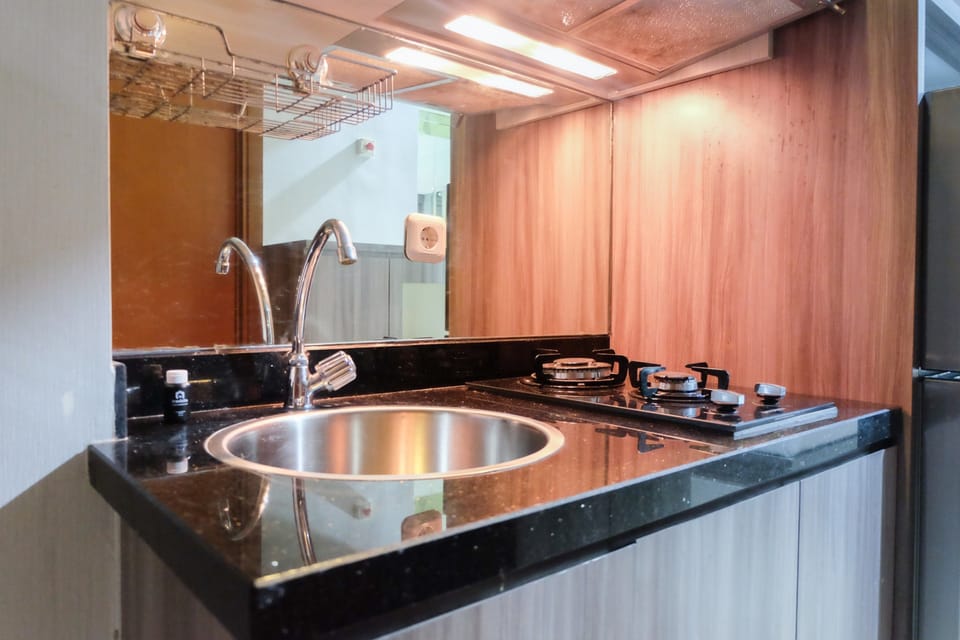 Room | Private kitchen | Fridge, stovetop, cookware/dishes/utensils