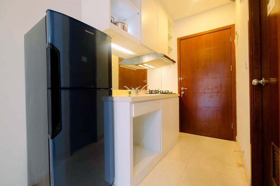 Room | Private kitchen | Fridge, stovetop, cookware/dishes/utensils