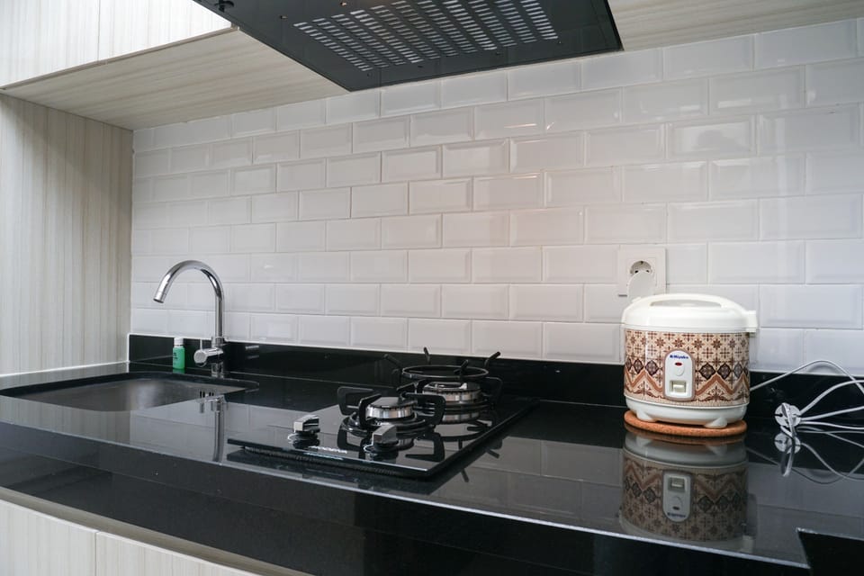 Room | Private kitchen | Fridge, stovetop, cookware/dishes/utensils