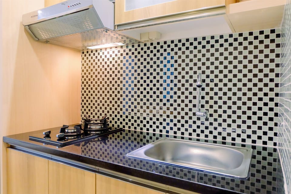 Room | Private kitchen | Fridge, stovetop, cookware/dishes/utensils