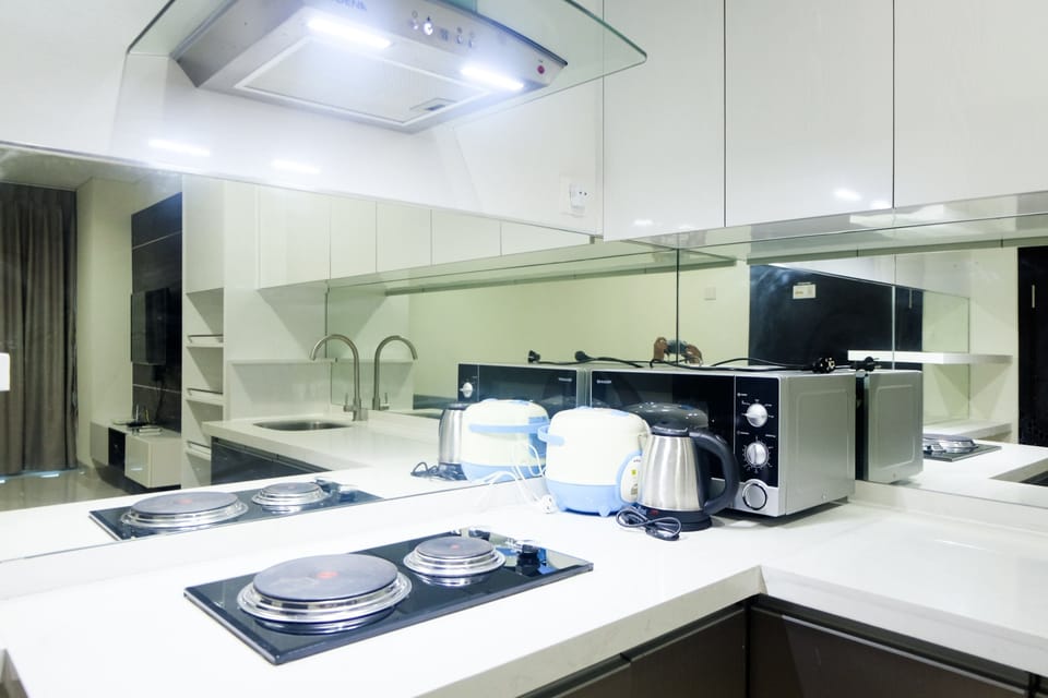 Room | Private kitchen | Fridge, stovetop, cookware/dishes/utensils