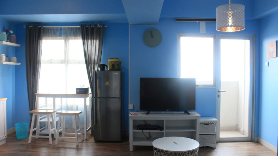 Room | Living room | TV