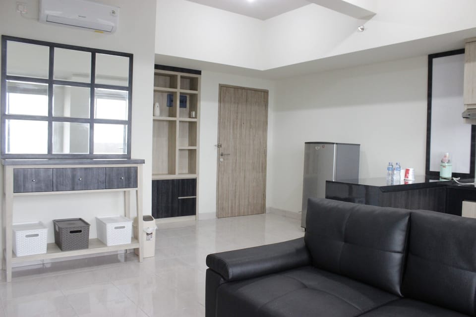 Room | Living area | TV