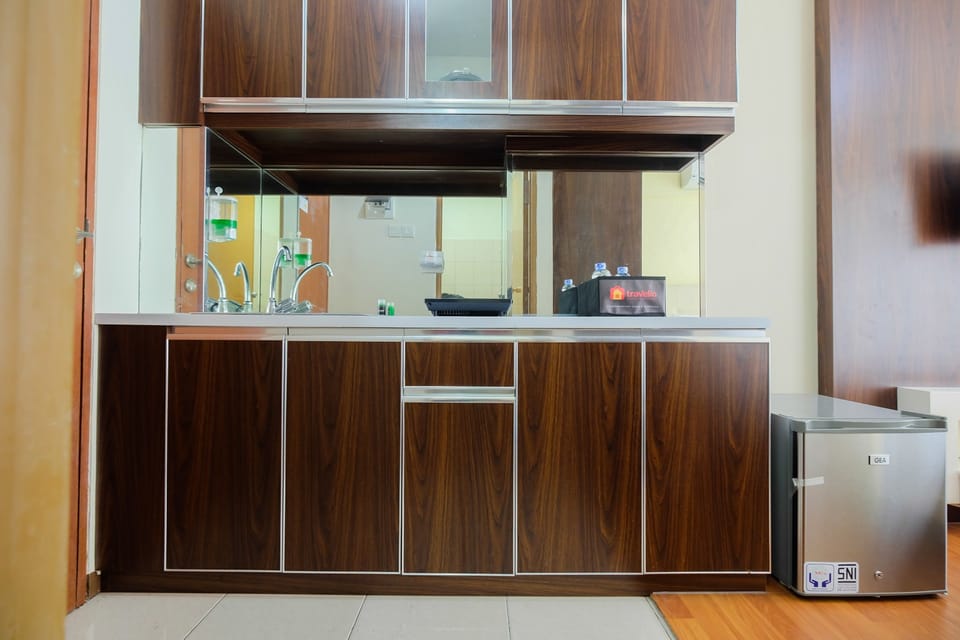 Room | Private kitchen | Fridge, stovetop, cookware/dishes/utensils