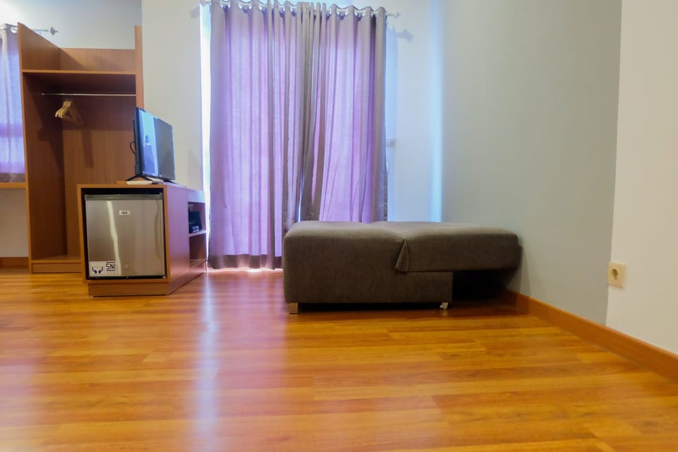 Room | Living area | TV