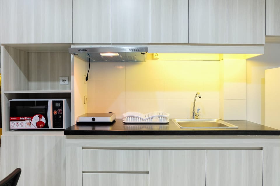 Room | Private kitchen | Fridge, stovetop, cookware/dishes/utensils