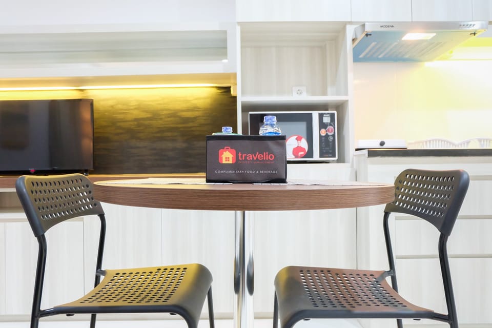 Room | In-room dining