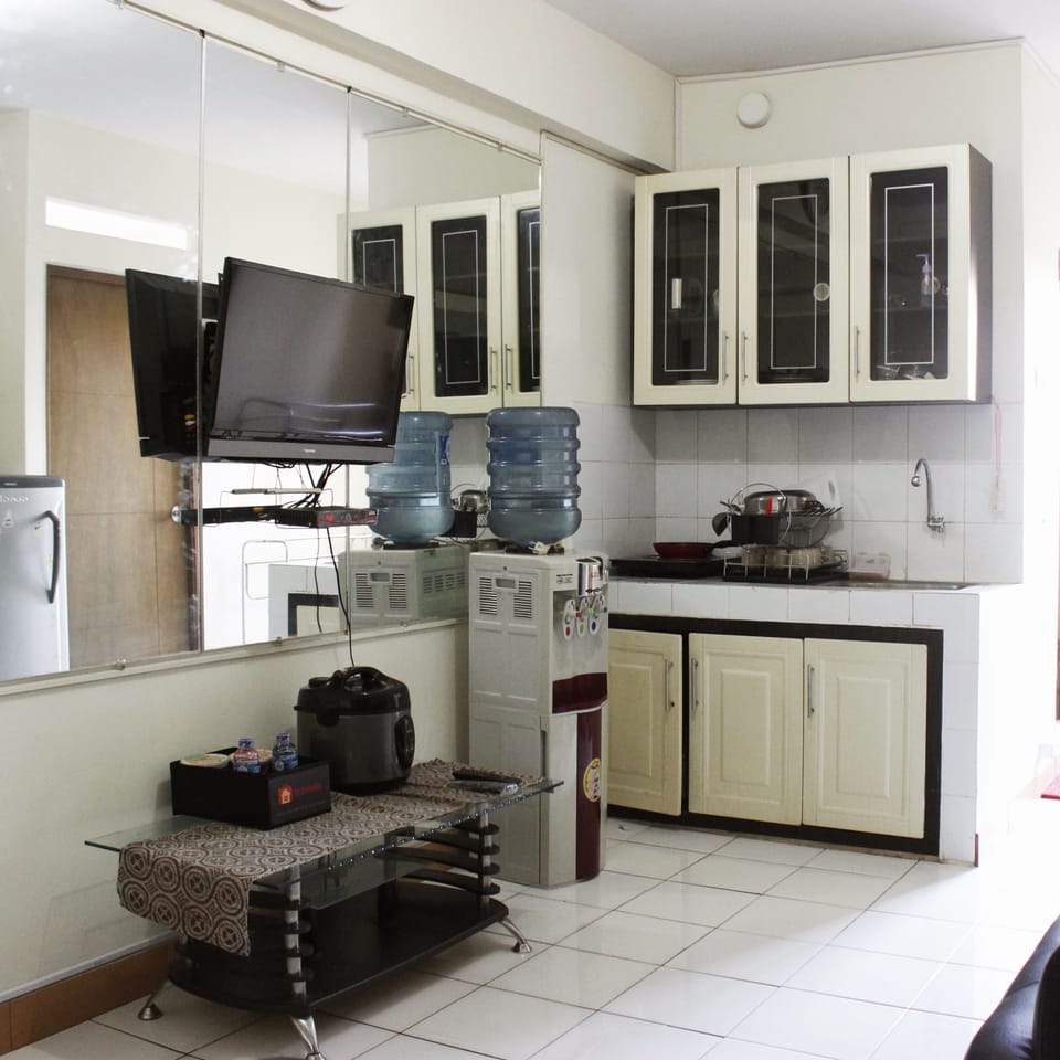 Room | Living area | TV