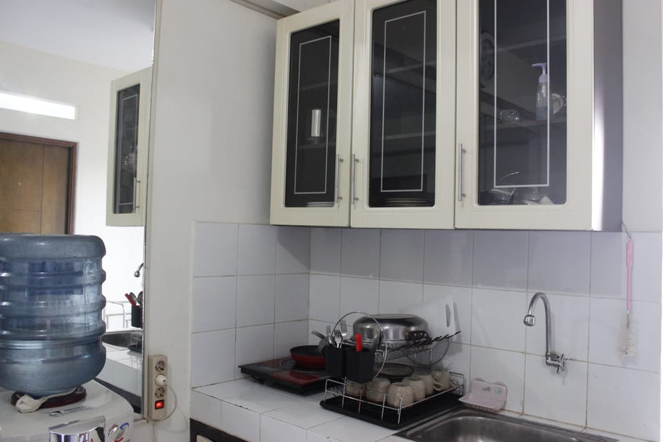 Room | Private kitchen | Fridge, stovetop, electric kettle, cookware/dishes/utensils