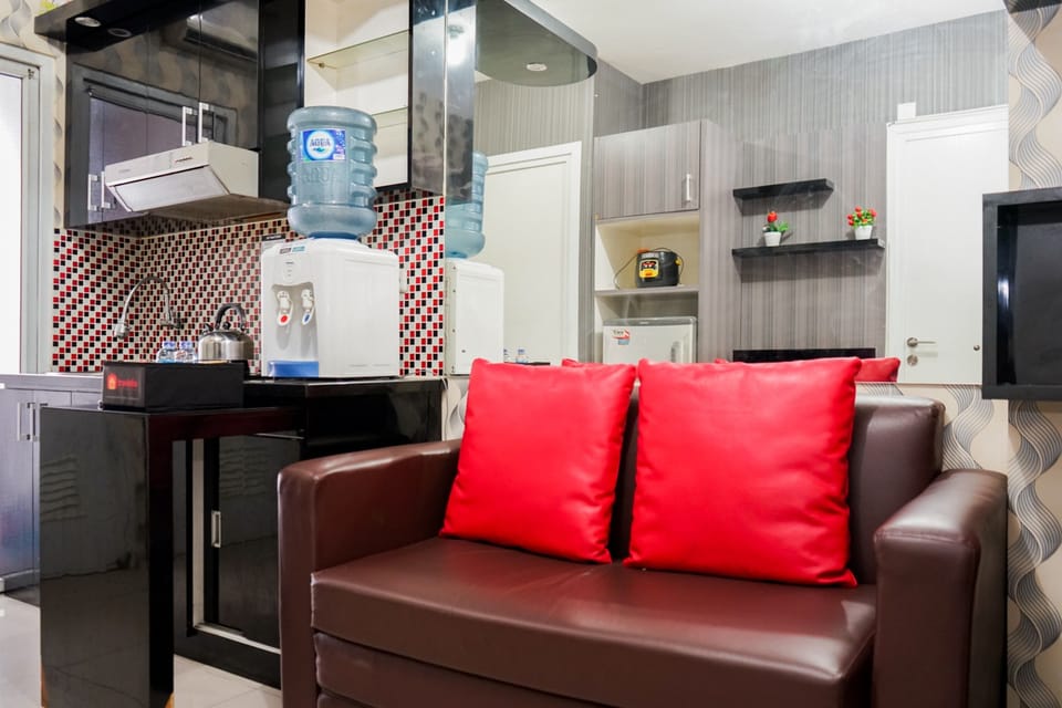 Room | Living area | TV