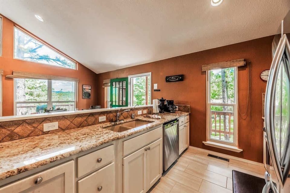 Four Bears Bungalow - Cozy Cabins LLC