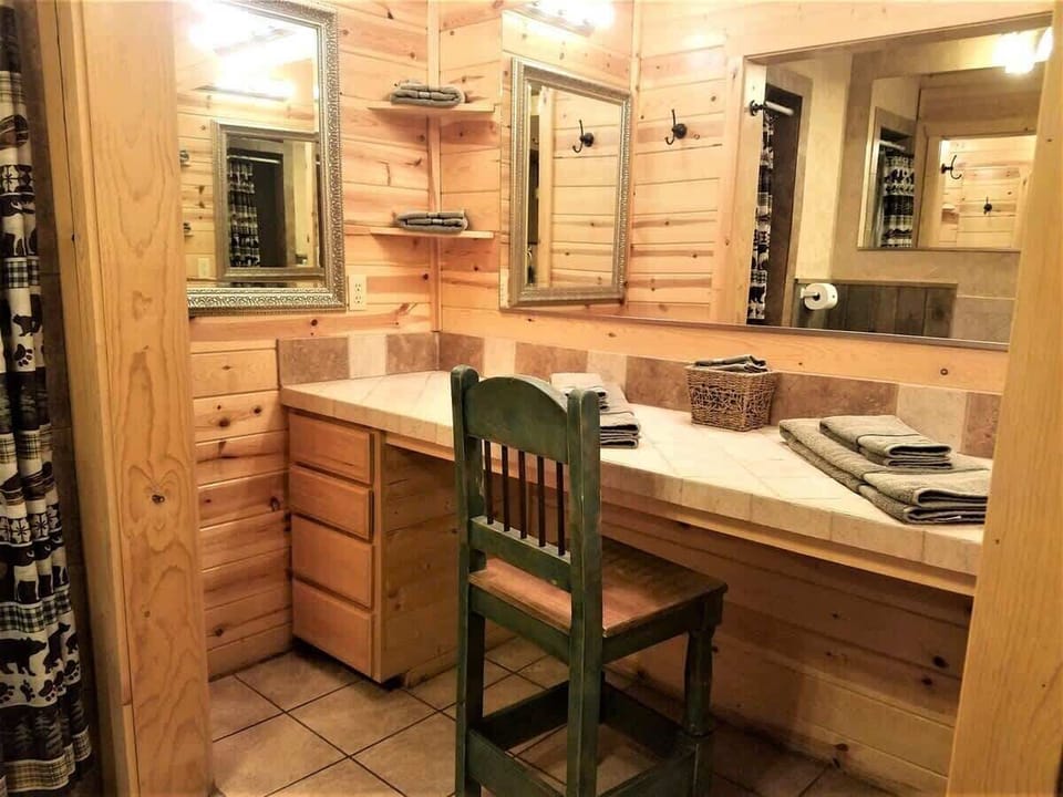 Master bath vanity area