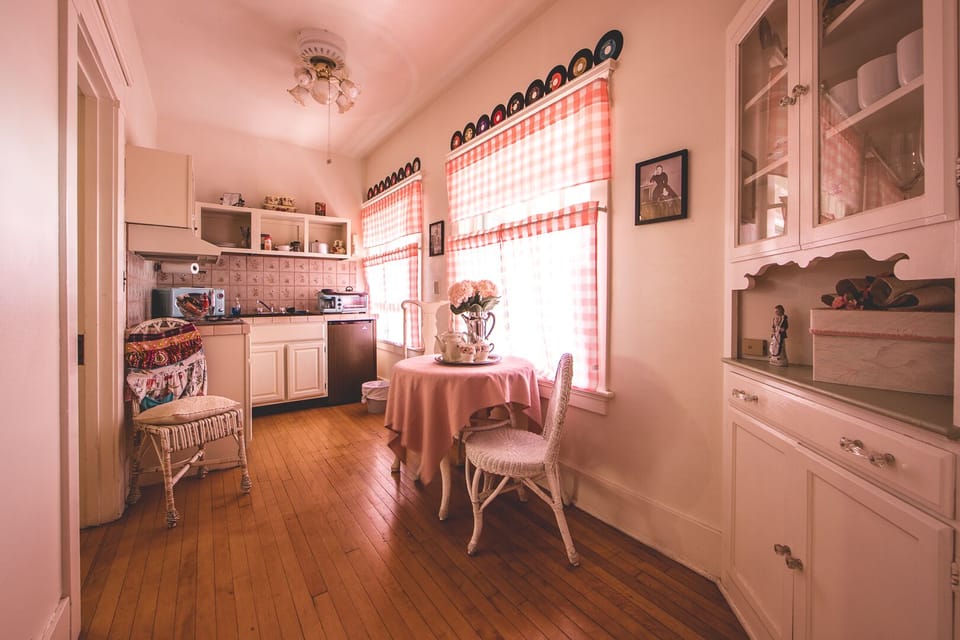 Deluxe Double or Twin Room | Private kitchenette | Coffee/tea maker, fridge, microwave, cookware/dishes/utensils