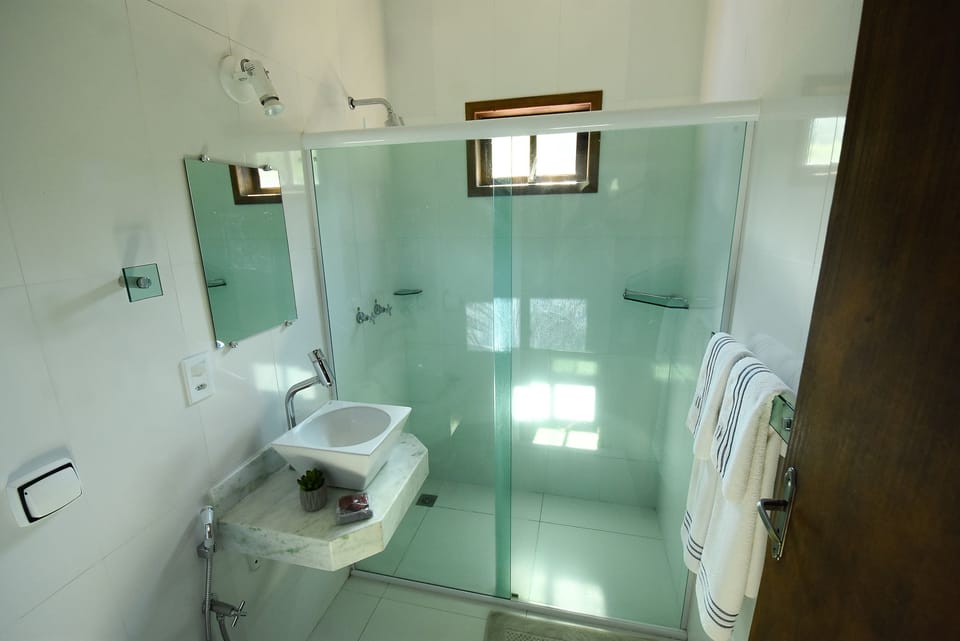 Family Room | Bathroom | Shower, free toiletries, towels, soap