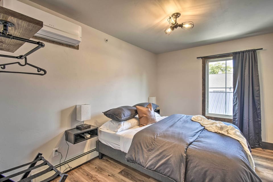 Bedroom 3 | Queen Bed