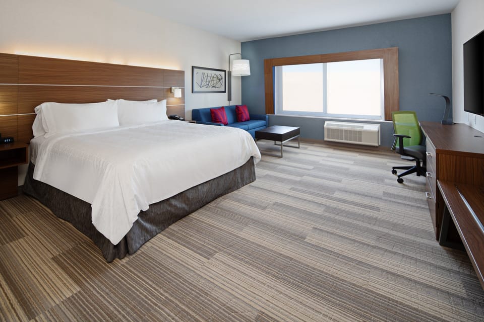 In-room safe, desk, laptop workspace, blackout drapes