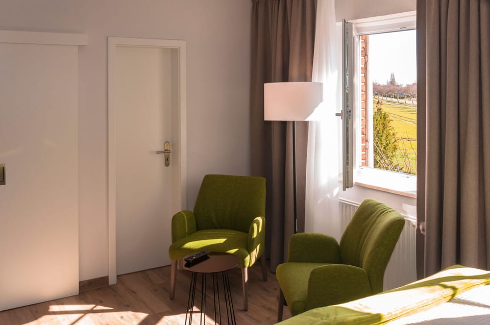 Double Room | Living area | TV