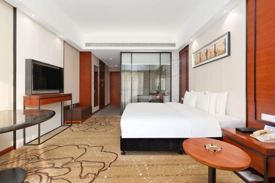 Deluxe Double Room | Premium bedding, down comforters, in-room safe, individually decorated